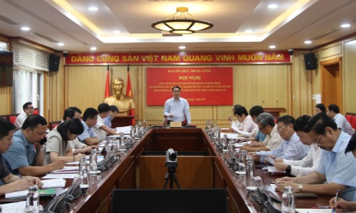 Hội nghị góp ý vào dự thảo Quy định về thẩm quyền và trách nhiệm của người đứng đầu trong việc tạm đình chỉ công tác đối với cán bộ cấp dưới