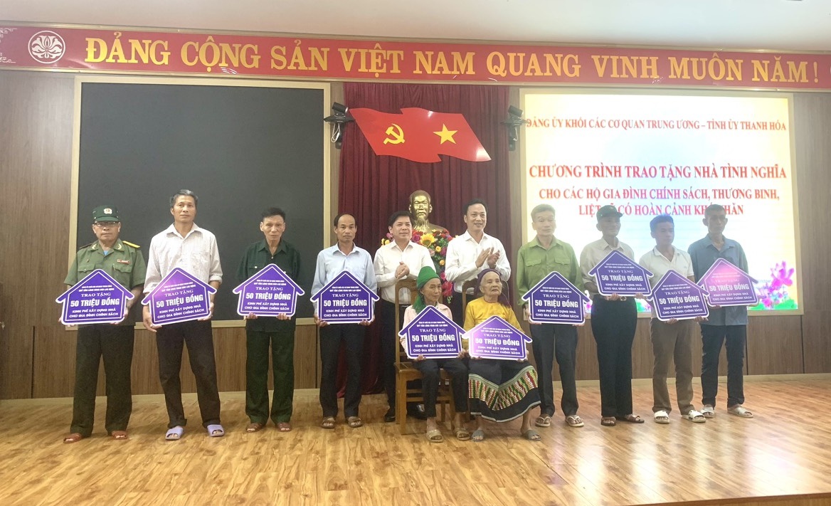Các đồng chí Lãnh đạo Đảng ủy Khối Các cơ quan Trung ương