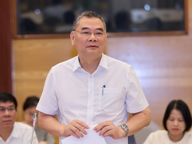 Trung tướng Tô Ân Xô thông tin tại họp báo.