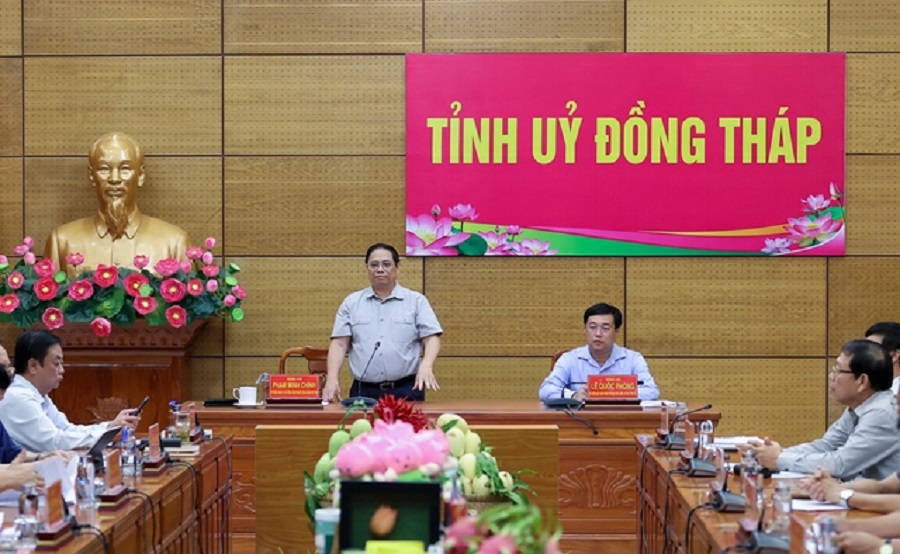 Thủ tướng và Đoàn công tác làm việc với Ban Thường vụ Tỉnh ủy Đồng Tháp. Ảnh: VGP/Nhật Bắc.