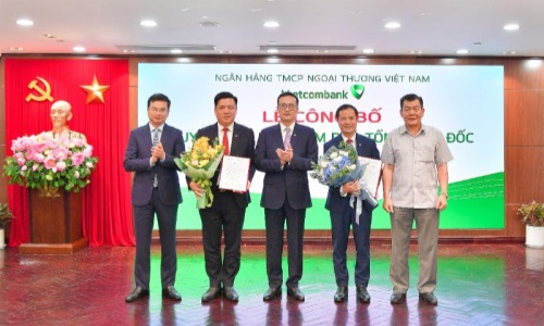 VIETCOMBANK công bố các quyết định  bổ nhiệm Phó Tổng Giám đốc và nhân sự lãnh đạo tại Trụ sở chính, chi nhánh