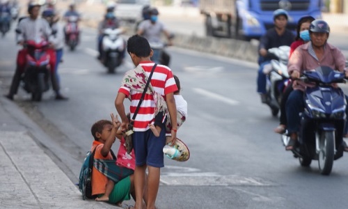 Bảo vệ và giúp đỡ trẻ lang thang, cơ nhỡ