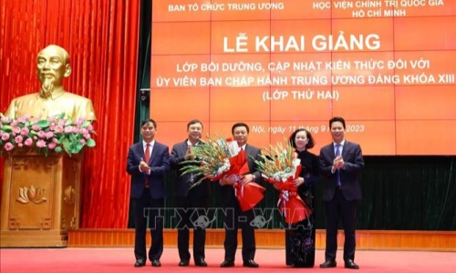 Đồng chí Trương Thị Mai dự Lễ khai giảng Lớp bồi dưỡng, cập nhật kiến thức đối với Ủy viên Trung ương Đảng khóa XIII (Lớp thứ hai)
