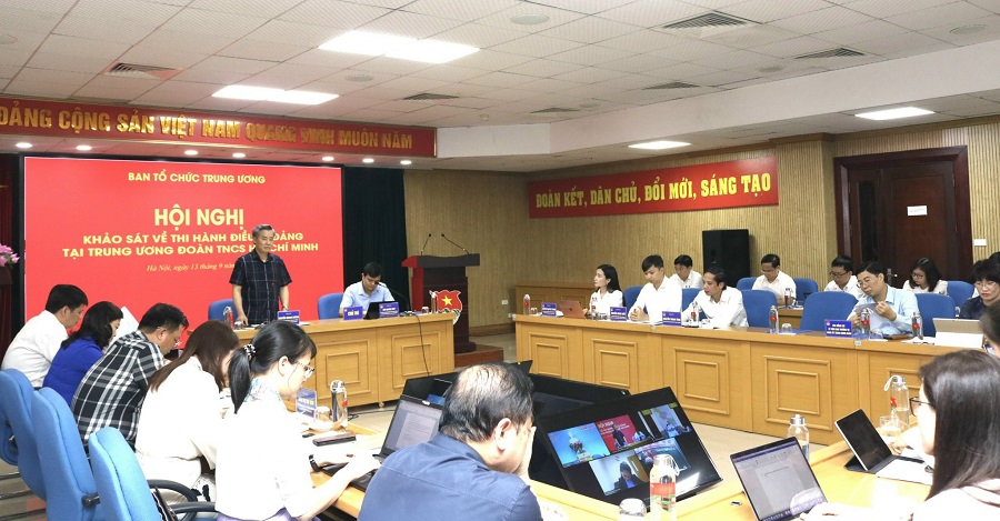 Toàn cảnh buổi làm việc.