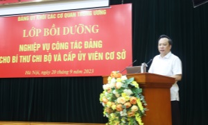 Bồi dưỡng nghiệp vụ công tác đảng cho bí thư chi bộ và cấp ủy viên cơ sở