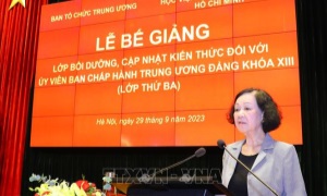 Thường trực Ban Bí thư, Trưởng Ban Tổ chức Trung ương Trương Thị Mai dự Lễ bế giảng Lớp bồi dưỡng kiến thức đối với Ủy viên Trung ương Đảng (Lớp thứ ba)