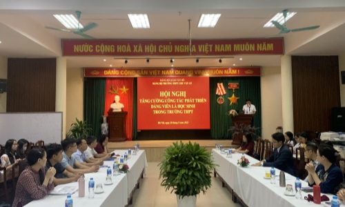 Tháo gỡ vướng mắc trong phát triển đảng viên là học sinh