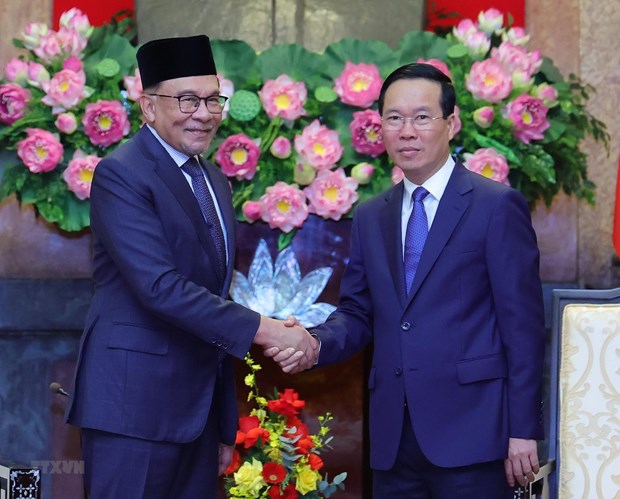 Chủ tịch nước Võ Văn Thưởng tiếp Thủ tướng Malaysia Anwar Ibrahim, nhân dịp thăm chính thức Việt Nam tháng Bảy vừa qua. (Ảnh: Thống Nhất/TTXVN)