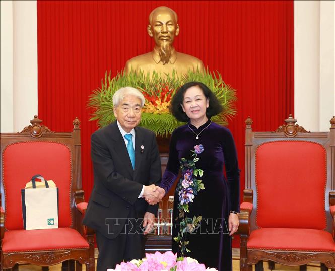 Đồng chí Trương Thị Mai, Uỷ viên Bộ Chính trị, Thường trực Ban Bí thư, Trưởng Ban Tổ chức Trung ương tiếp Chủ tịch Thượng viện Nhật Bản Otsuji Hidehisa.