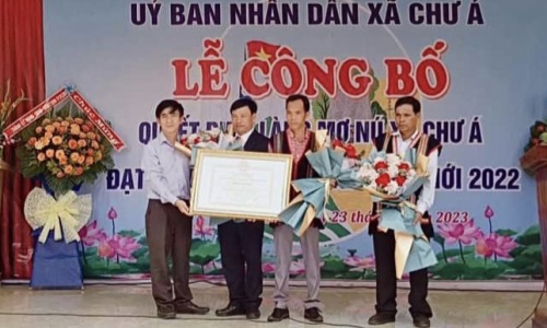 Những nhịp cầu nối ý Đảng - lòng Dân ở vùng đồng bào dân tộc thiểu số