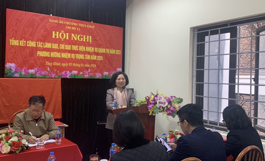 Bí thư Quận ủy Tây Hồ Lê Thị Thu Hằng yêu cầu Chi bộ 12 sẽ thí điểm sinh hoạt theo tổ đảng trong năm 2024