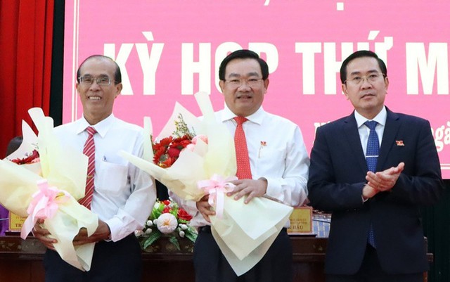 Đồng chí Trịnh Minh Hoàng (đứng giữa). Ảnh: baochinhphu.vn