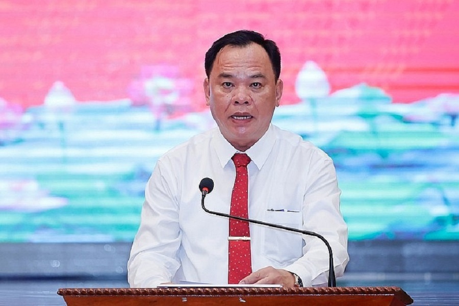 Chủ tịch UBND tỉnh Đồng Nai Võ Tấn Đức báo cáo tình hình kinh tế - xã hội, quốc phòng an ninh 9 tháng đầu năm 2024 của tỉnh.