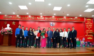 Ươm mầm cho những “hạt giống đỏ” gen z