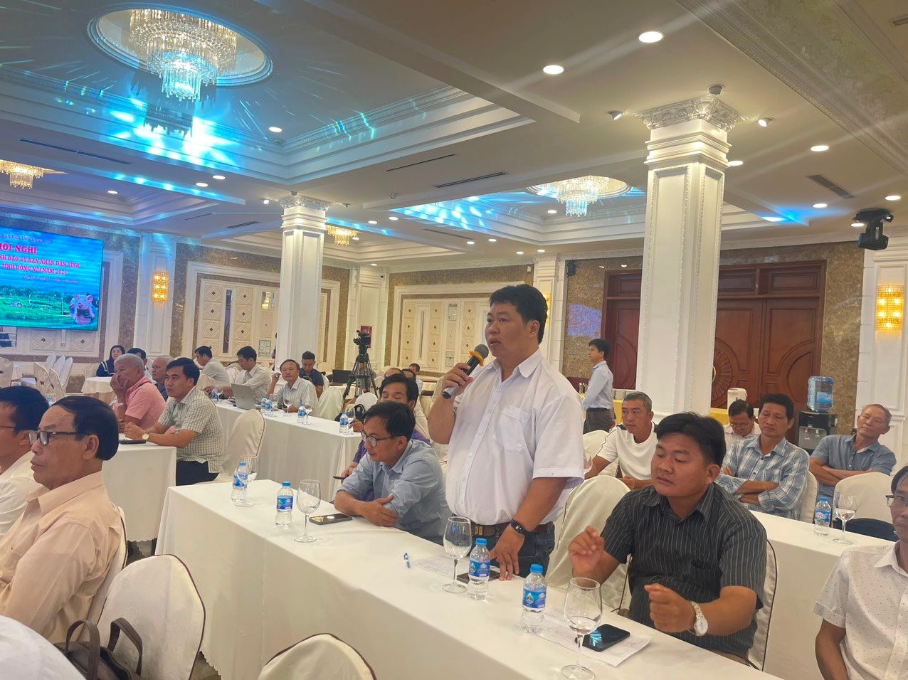 Đại diện bà con nông dân phát biểu tại Hội nghị.
