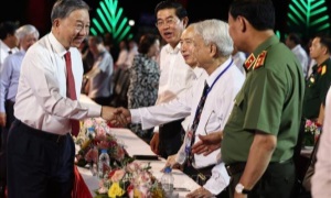 Tổng Bí thư Tô Lâm dự Cầu truyền hình kỷ niệm 70 năm sự kiện tập kết ra Bắc