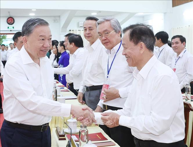 Tổng Bí thư Tô Lâm với cán bộ chủ chốt tỉnh Ninh Thuận.