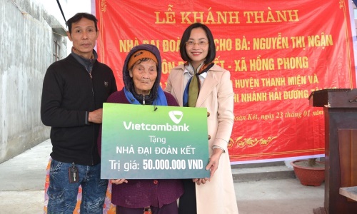 Vietcombank khánh thành nhiều ngôi nhà tặng người nghèo an cư đón Tết