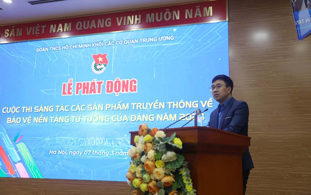 Đ/c Bùi Hoàng Tùng phát động Cuộc thi tại buổi lễ.