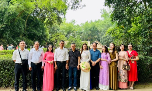 Chi bộ Phòng Tổng hợp, Đảng bộ Cơ quan Ban Tổ chức  Trung ương tổ chức chương trình về nguồn và sinh hoạt chuyên đề tại tỉnh Nghệ An