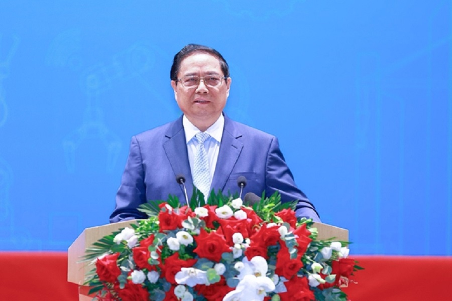 Thủ tướng ghi nhận, đánh giá cao và biểu dương sự nỗ lực của Tổng Liên đoàn Lao động Việt Nam, Công đoàn các cấp, cộng đồng doanh nghiệp và toàn bộ đội ngũ công nhân, người lao động trên cả nước trong việc hăng hái thi đua lao động sản xuất, tăng NSLĐ, đóng góp cho thành tựu chung của đất nước - Ảnh: VGP/Nhật Bắc.