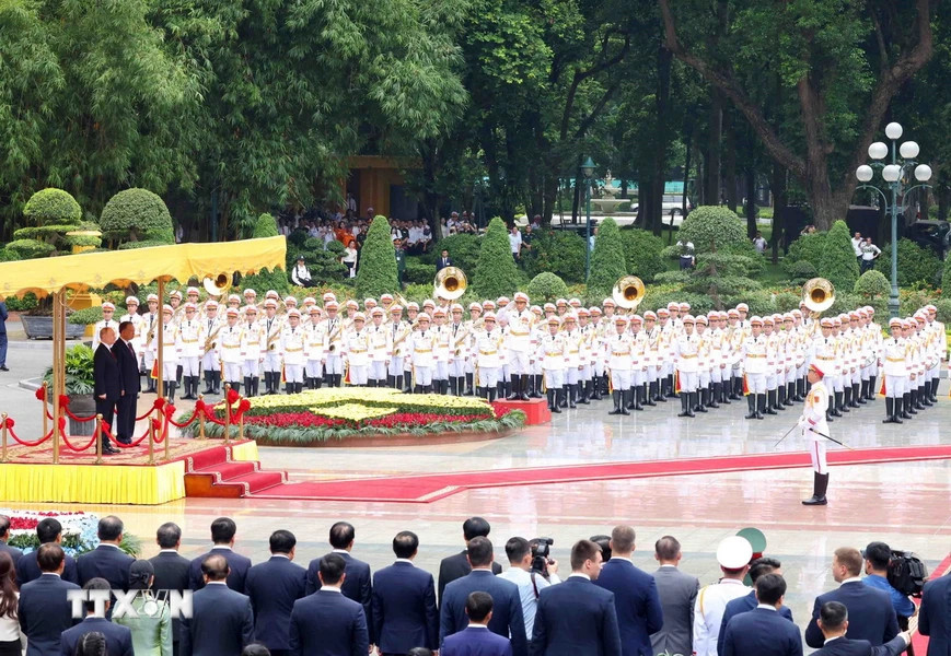 Chủ tịch nước Tô Lâm và Tổng thống Vladimir Putin tại Lễ đón.