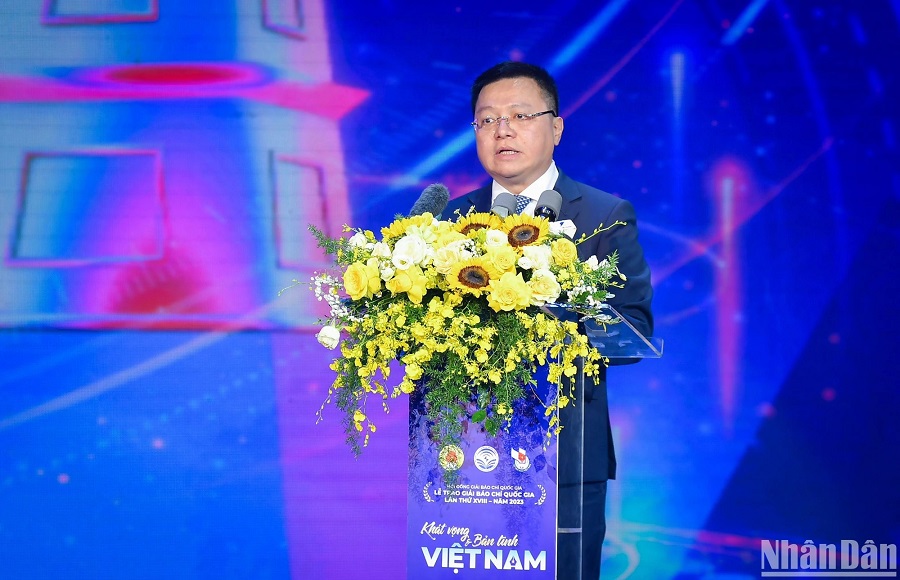 Đồng chí Lê Quốc Minh, Chủ tịch Hội Nhà báo Việt Nam, Chủ tịch Hội đồng Giải Báo chí quốc gia lần thứ XVIII phát biểu khai mạc Lễ trao giải.