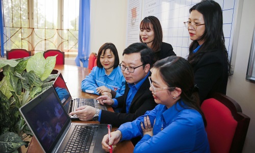 Bảo vệ quyền phụ nữ trên không gian mạng