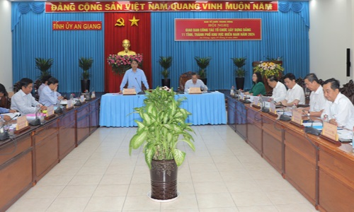 Giao ban công tác tổ chức xây dựng Đảng khu vực miền Nam và sơ kết Cụm thi đua số 5 Ngành Tổ chức xây dựng Đảng