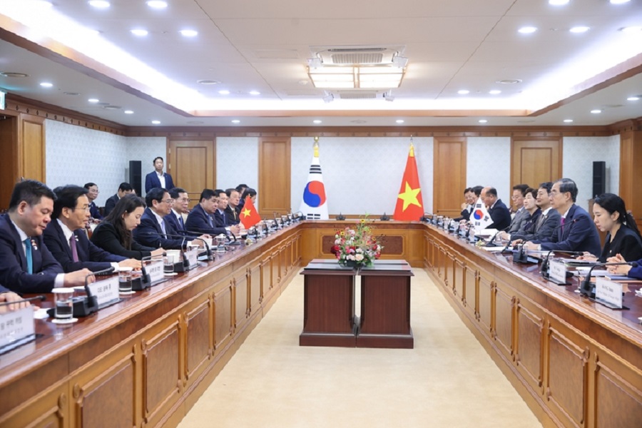 Thủ tướng Chính phủ Phạm Minh Chính và Thủ tướng Han Duck Soo đã có cuộc hội đàm trong bầu không khí hữu nghị và tin cậy lẫn nhau. Ảnh: VGP/Nhật Bắc.