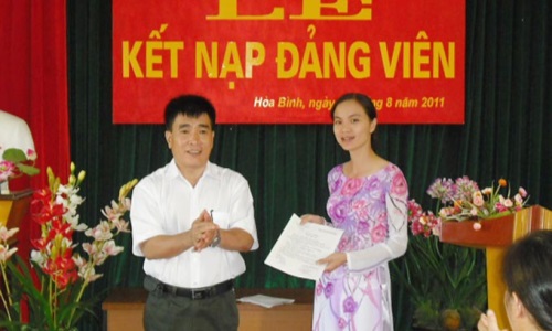 Nâng cao chất lượng giáo dục lý luận chính trị cho cán bộ, đảng viên cơ sở ở Hòa Bình