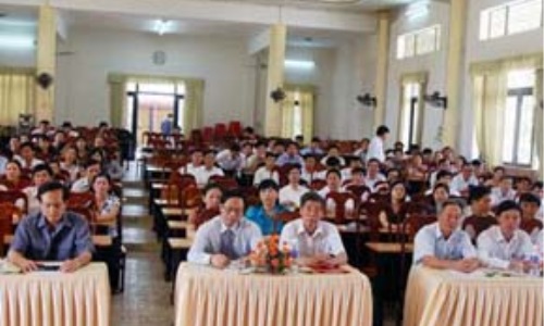 Xây dựng đội ngũ cán bộ cơ sở ở Bắc Giang