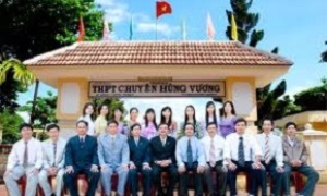 Học tập và làm theo Bác ở Trường THPT Chuyên Hùng Vương (Gia Lai)