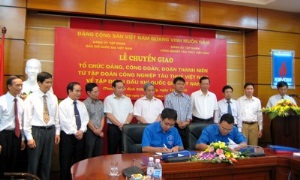 Lễ chuyển giao tổ chức đảng từ Tập đoàn Vinashin về Tập đoàn Dầu khí quốc gia Việt Nam
