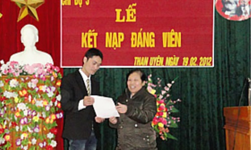 Kinh nghiệm xây dựng tổ chức đảng ở các xã biên giới của Lai Châu