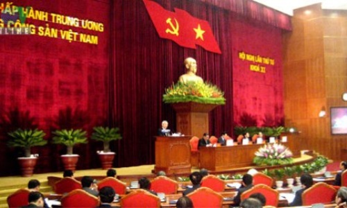 Thực hiện phê bình, chất vấn