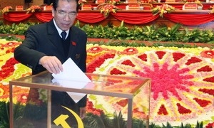 Biểu quyết các nội dung văn kiện Đại hội Đảng XI