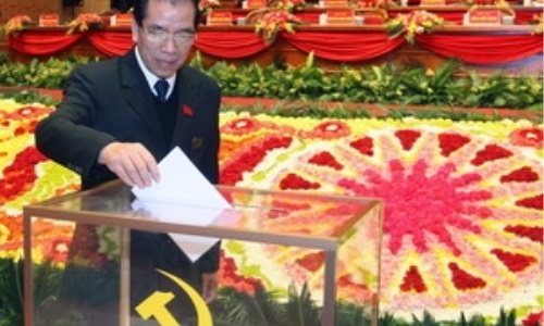 Biểu quyết các nội dung văn kiện Đại hội Đảng XI