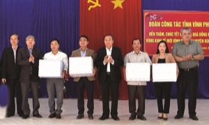 Thăm, chúc Tết nhân dân tỉnh Vĩnh Phúc xây dựng kinh tế mới tại tỉnh Gia Lai và tỉnh Kon Tum