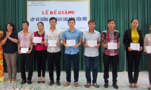 Bắc Giang tăng cường phát triển đảng viên là trưởng, phó thôn, bản