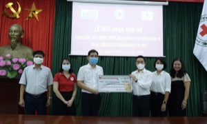 Hệ thống Lee’s Sandwiches trao tặng 200.000 đô-la Mỹ hỗ trợ TP. Hồ Chí Minh
