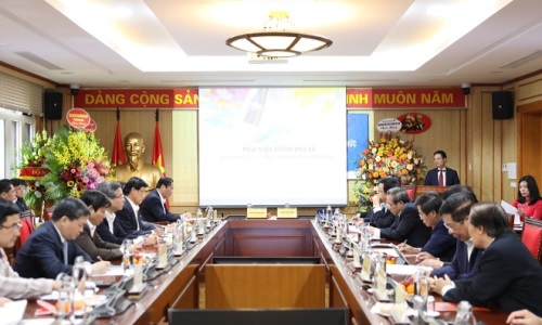 Diễn đàn khoa học sôi nổi