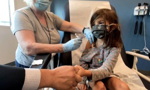 Mỹ lên kế hoạch triển khai tiêm vắc-xin COVID-19 cho trẻ dưới 5 tuổi