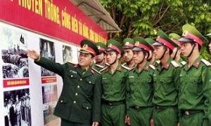 Xây dựng đội ngũ chính uỷ, chính trị viên theo Tư tưởng Hồ Chí Minh