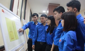 Trao tặng bản đồ về Hoàng Sa, Trường Sa cho Trung ương Đoàn và Hội Liên hiệp Thanh niên Việt Nam