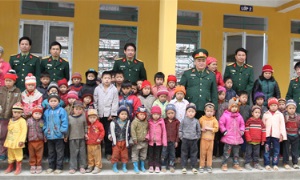 Hoa dâng Đảng trên vùng núi biên cương