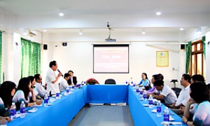 Giảng dạy lý luận chính trị với phát triển con người toàn diện