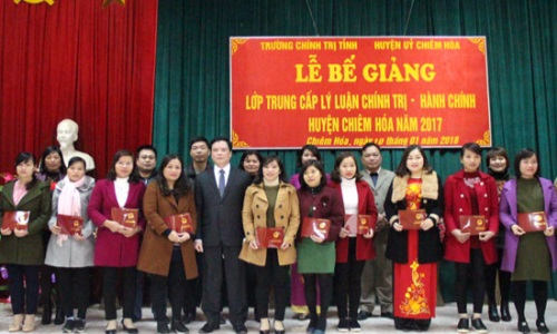 Tuyên Quang nhất thể hóa chức danh trưởng ban tuyên giáo và giám đốc trung tâm bồi dưỡng chính trị cấp huyện