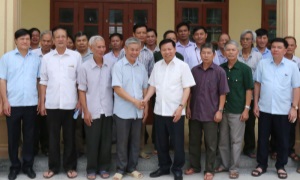 Các đồng chí Thường trực Tỉnh ủy Bắc Ninh về dự sinh hoạt chi bộ tại cơ sở