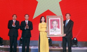 Xây dựng quê hương Ninh Bình ngày càng giàu đẹp, văn minh